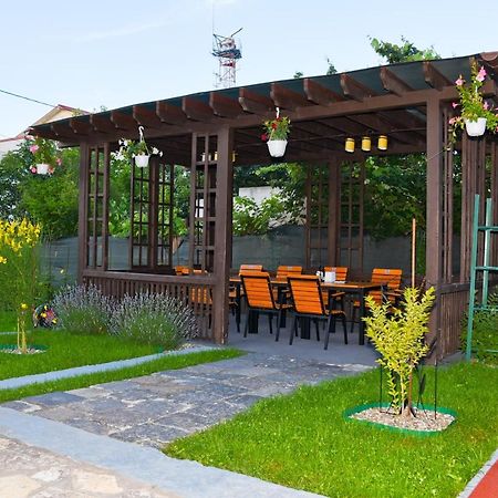 Delta Est Hotel & Restaurant Сулина Екстериор снимка
