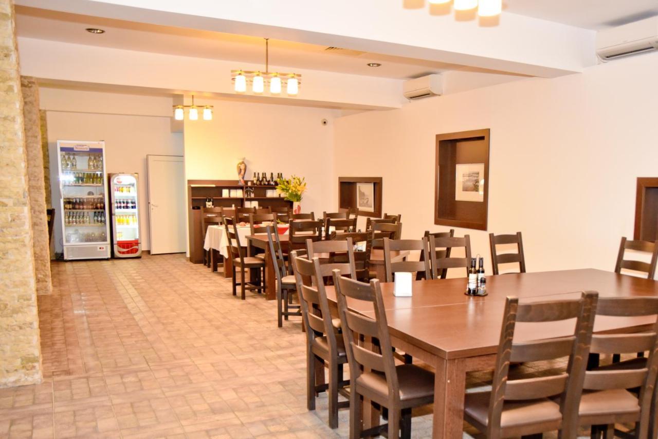 Delta Est Hotel & Restaurant Сулина Екстериор снимка