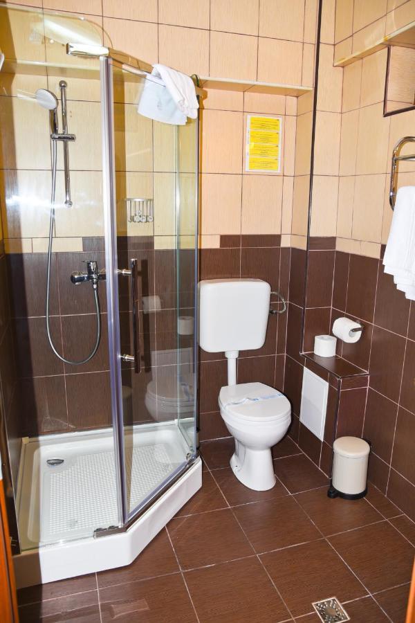 Delta Est Hotel & Restaurant Сулина Екстериор снимка