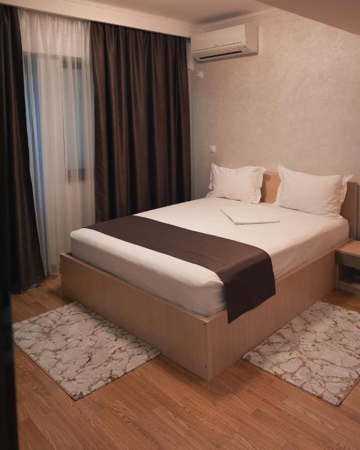 Delta Est Hotel & Restaurant Сулина Екстериор снимка