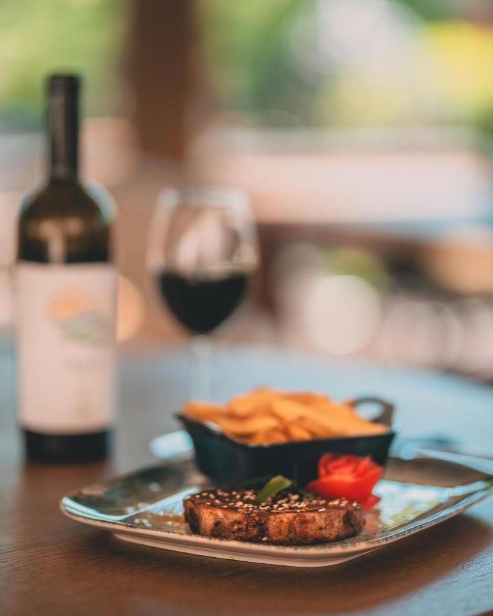 Delta Est Hotel & Restaurant Сулина Екстериор снимка