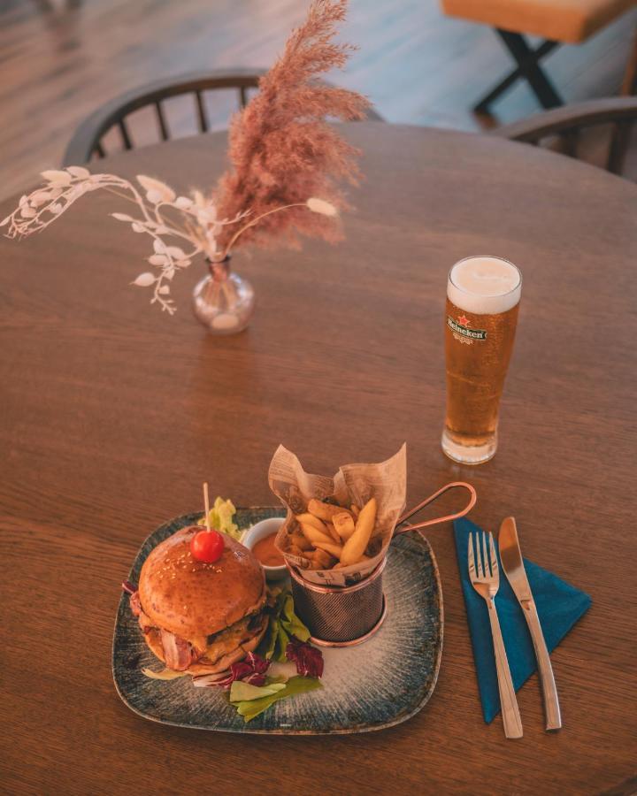 Delta Est Hotel & Restaurant Сулина Екстериор снимка